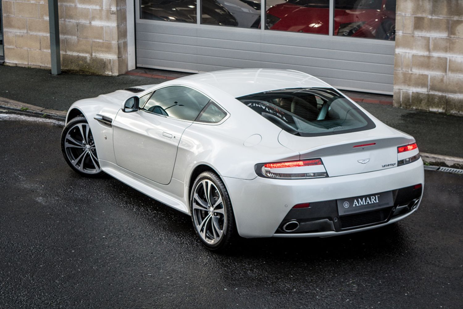 ASTON MARTIN VANTAGE COUPE 5.9 V12 3DR