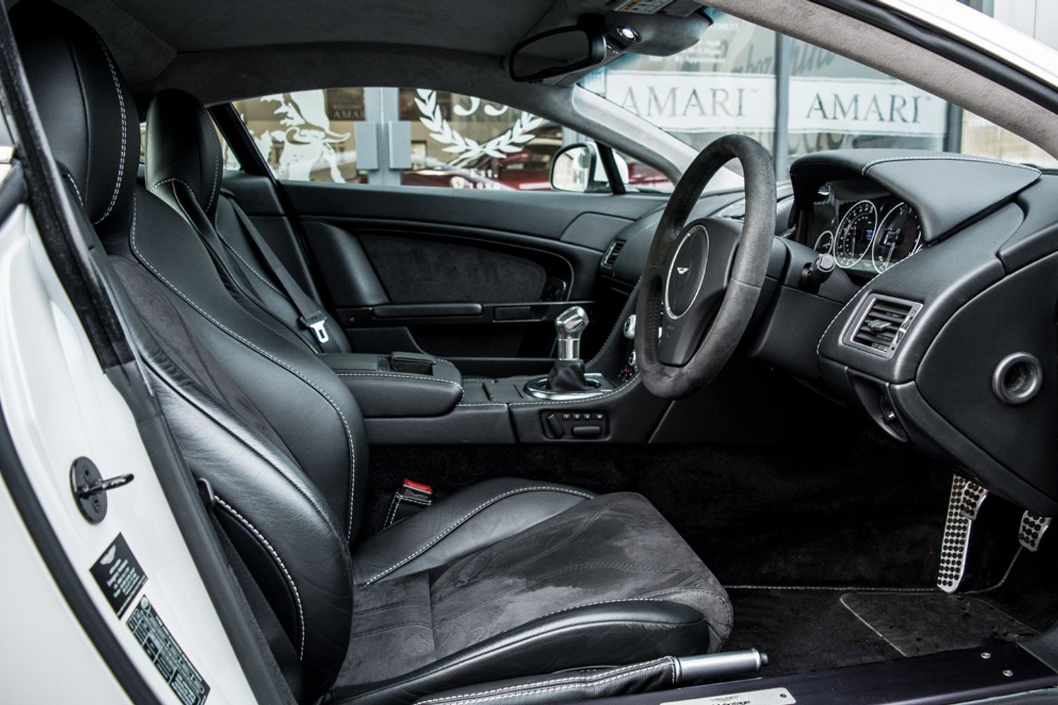 ASTON MARTIN VANTAGE COUPE 5.9 V12 3DR