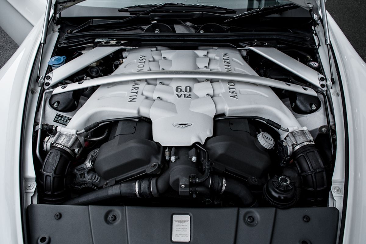 ASTON MARTIN VANTAGE COUPE 5.9 V12 3DR