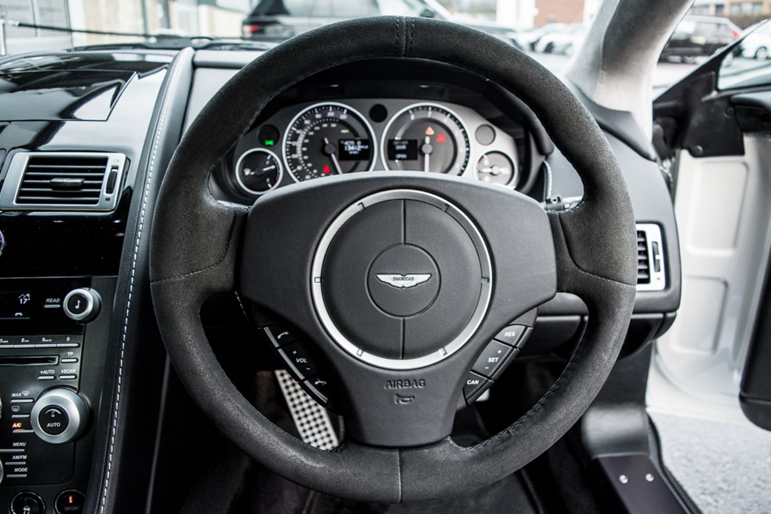ASTON MARTIN VANTAGE COUPE 5.9 V12 3DR