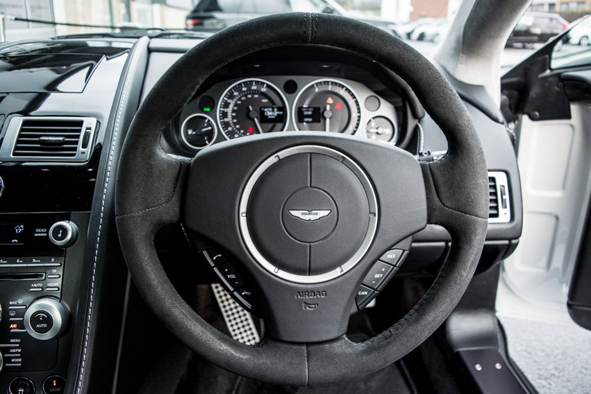 ASTON MARTIN VANTAGE COUPE 5.9 V12 3DR