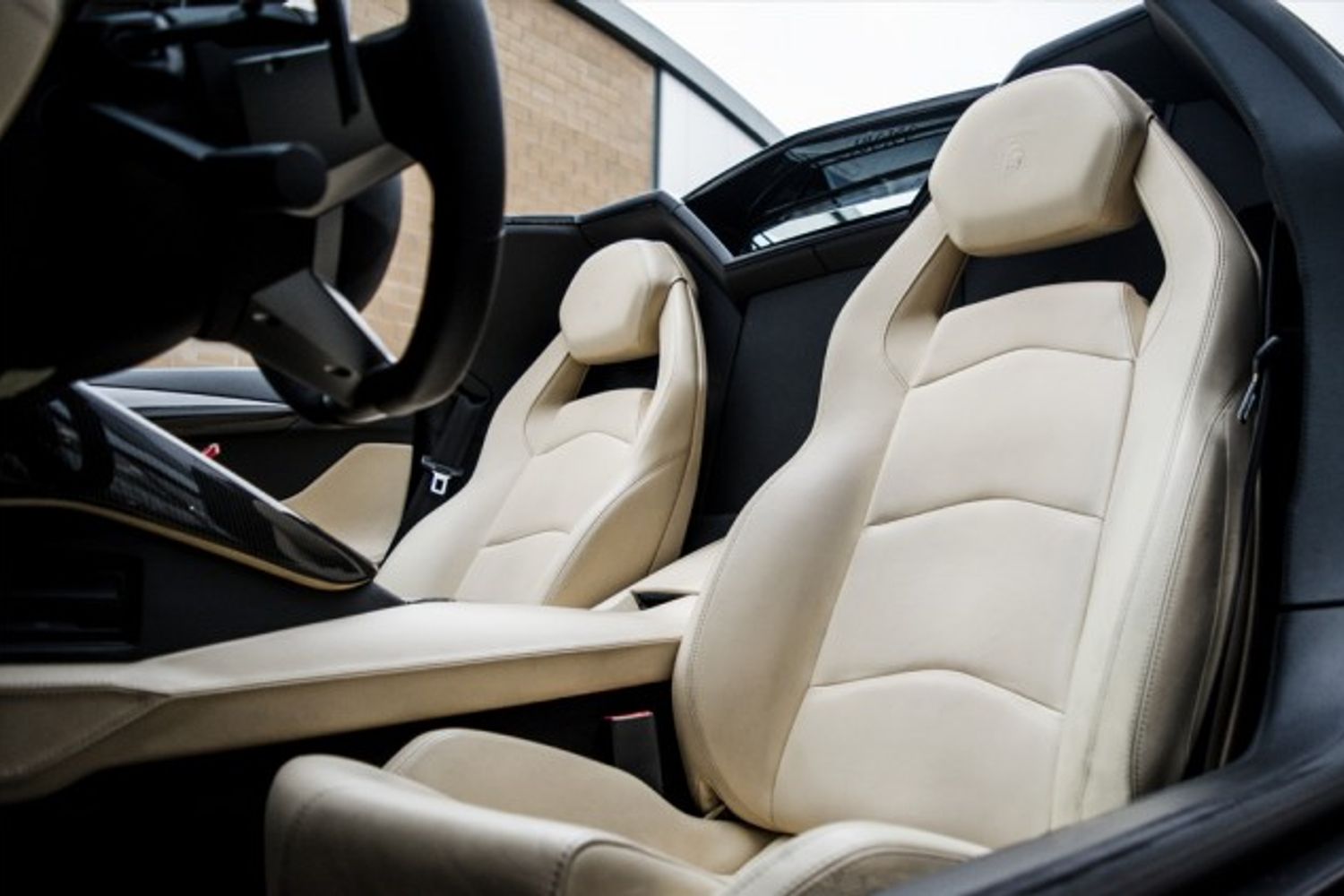 LAMBORGHINI AVENTADOR CONVERTIBLE 6.5 LP 700-4 ROADSTER DMC Molto Veloce
