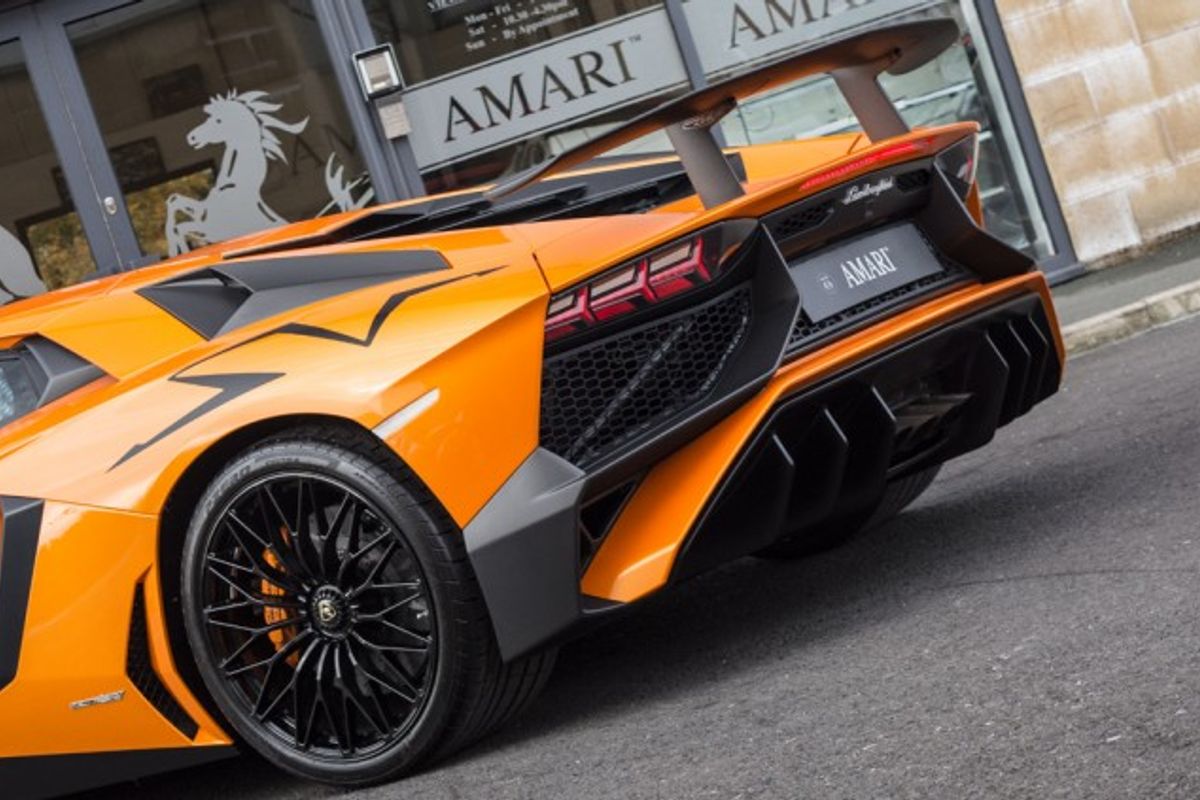 LAMBORGHINI AVENTADOR COUPE 6.5 LP 750-4 SUPERVELOCE 2DR SEMI AUTOMATIC