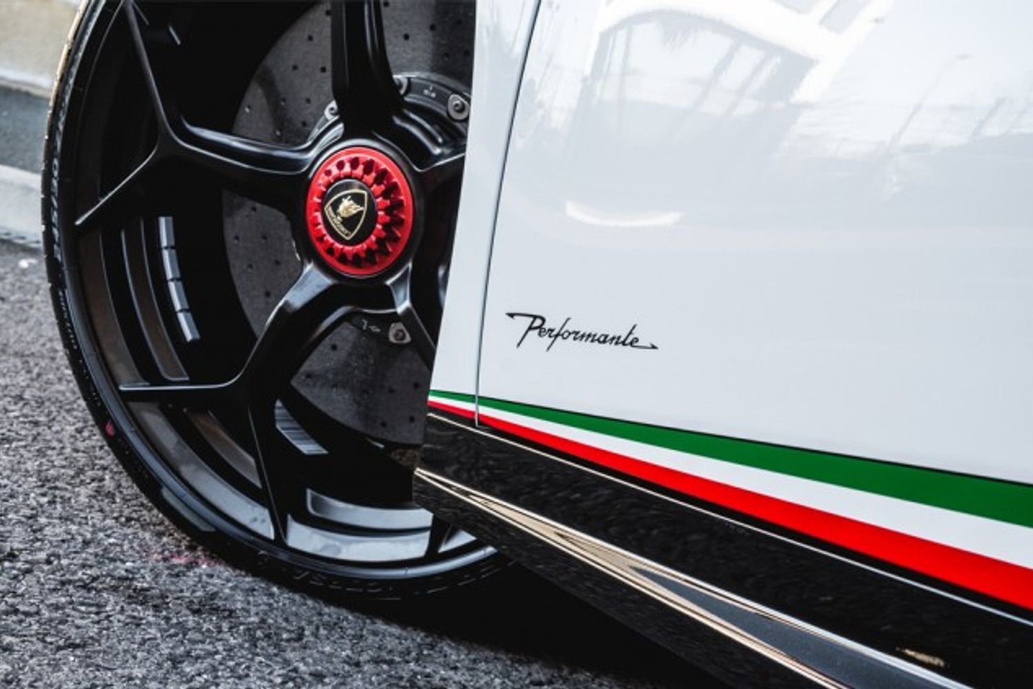 LAMBORGHINI HURACAN COUPE 5.2 LP 640-4 PERFORMANTE 2DR SEMI AUTOMATIC