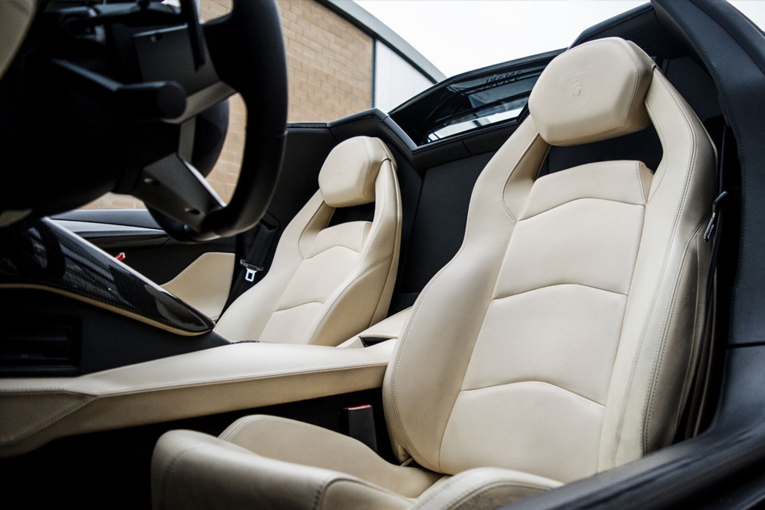 LAMBORGHINI AVENTADOR CONVERTIBLE 6.5 LP 700-4 ROADSTER DMC Molto Veloce