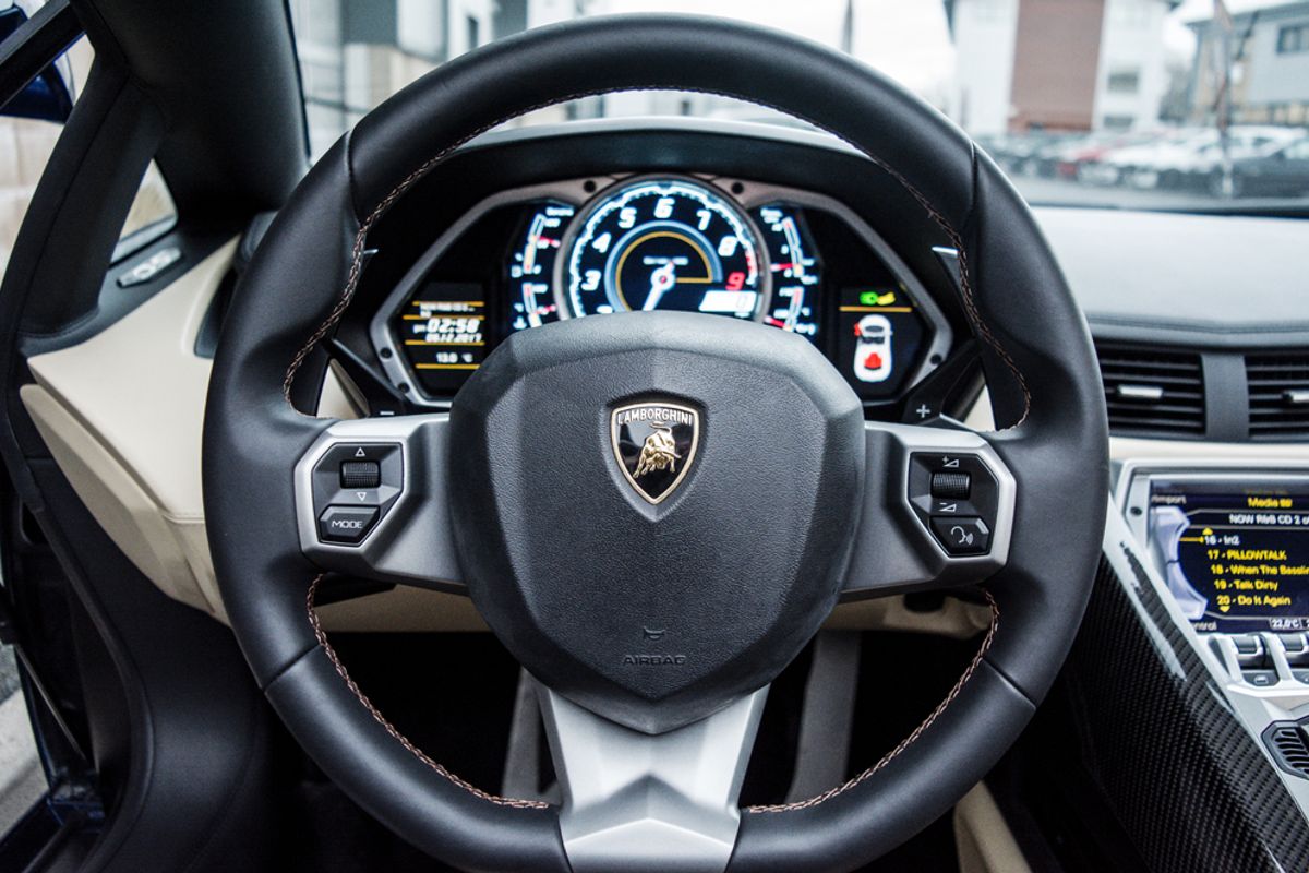 LAMBORGHINI AVENTADOR CONVERTIBLE 6.5 LP 700-4 ROADSTER DMC Molto Veloce