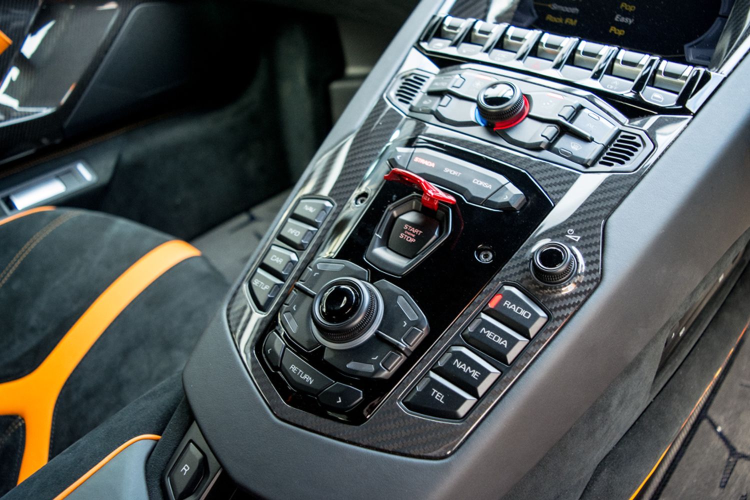 LAMBORGHINI AVENTADOR COUPE 6.5 LP 750-4 SUPERVELOCE 2DR SEMI AUTOMATIC