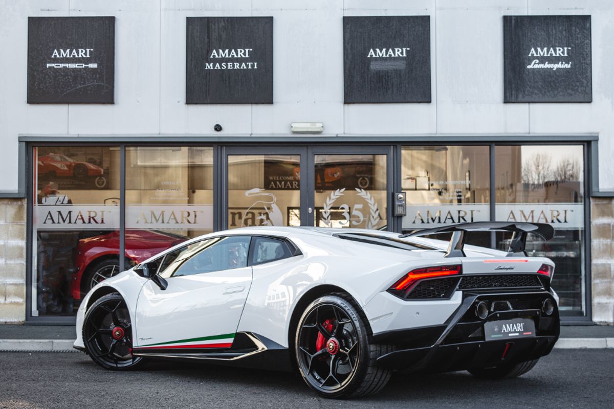 LAMBORGHINI HURACAN COUPE 5.2 LP 640-4 PERFORMANTE 2DR SEMI AUTOMATIC