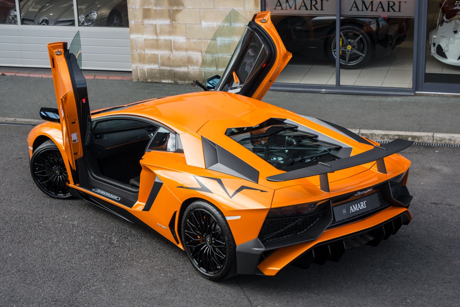 LAMBORGHINI AVENTADOR COUPE 6.5 LP 750-4 SUPERVELOCE 2DR SEMI AUTOMATIC
