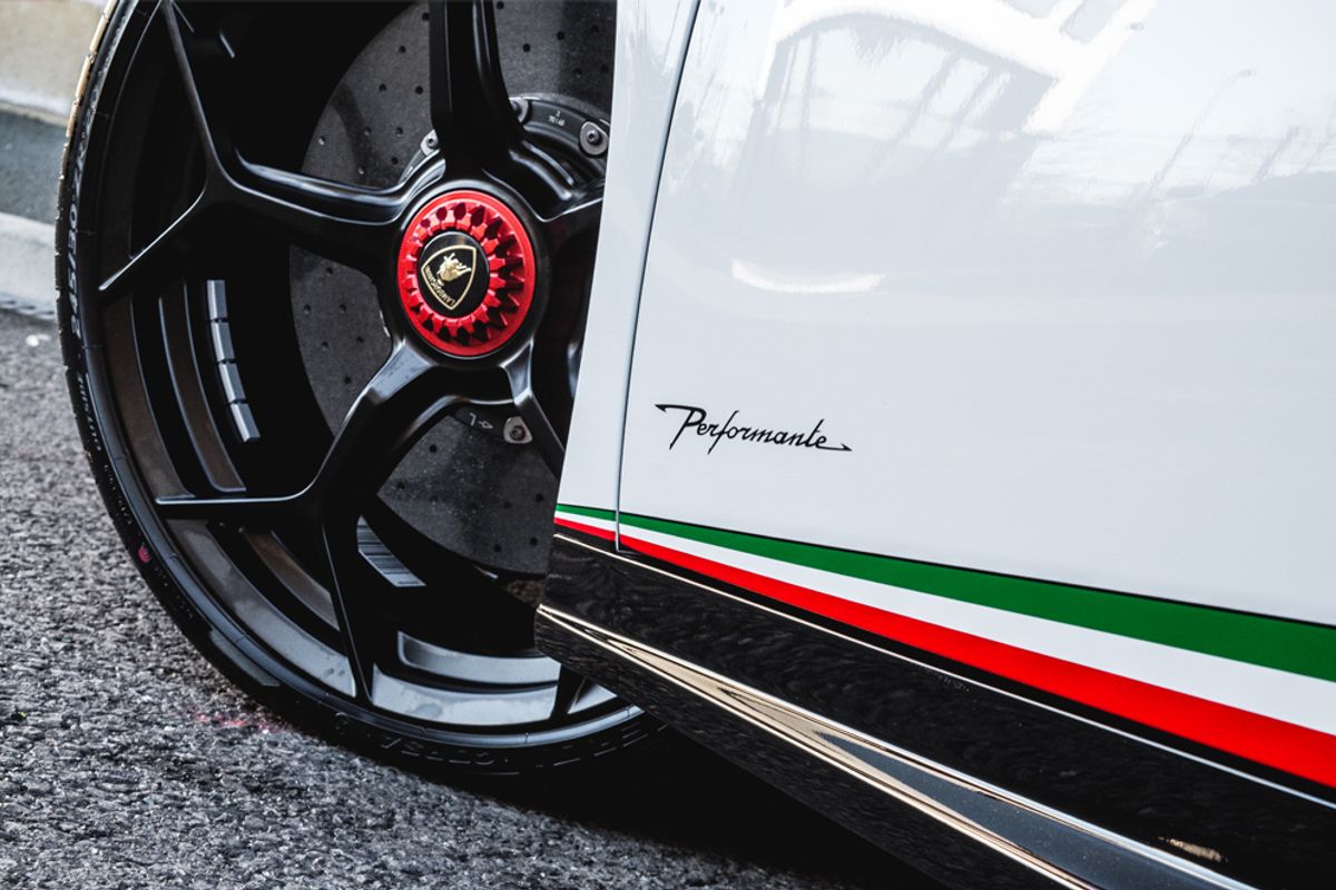 LAMBORGHINI HURACAN COUPE 5.2 LP 640-4 PERFORMANTE 2DR SEMI AUTOMATIC