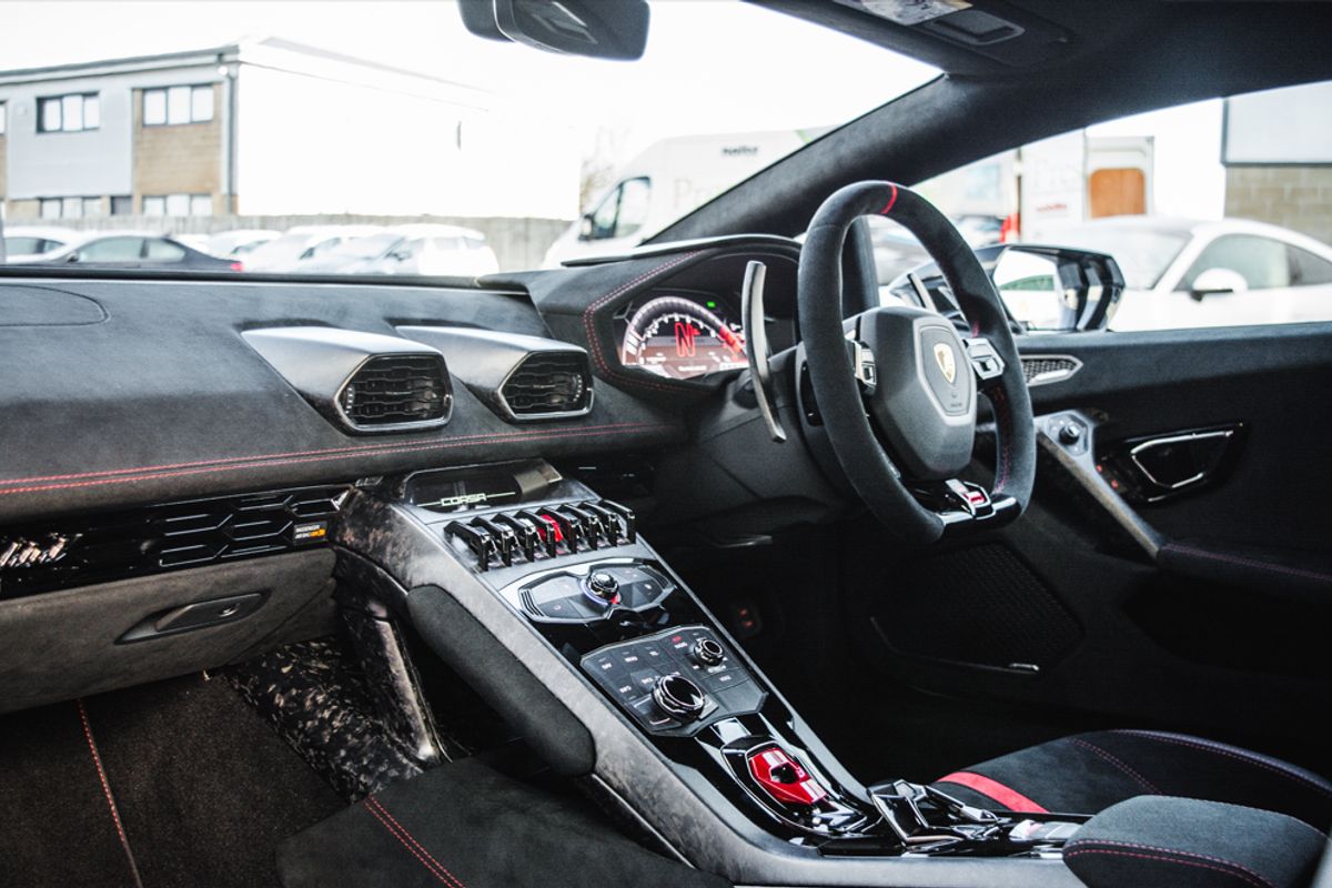 LAMBORGHINI HURACAN COUPE 5.2 LP 640-4 PERFORMANTE 2DR SEMI AUTOMATIC