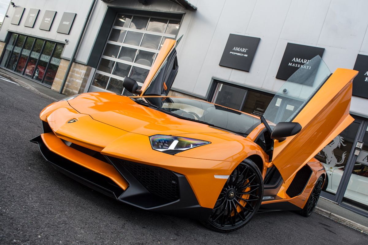 LAMBORGHINI AVENTADOR COUPE 6.5 LP 750-4 SUPERVELOCE 2DR SEMI AUTOMATIC