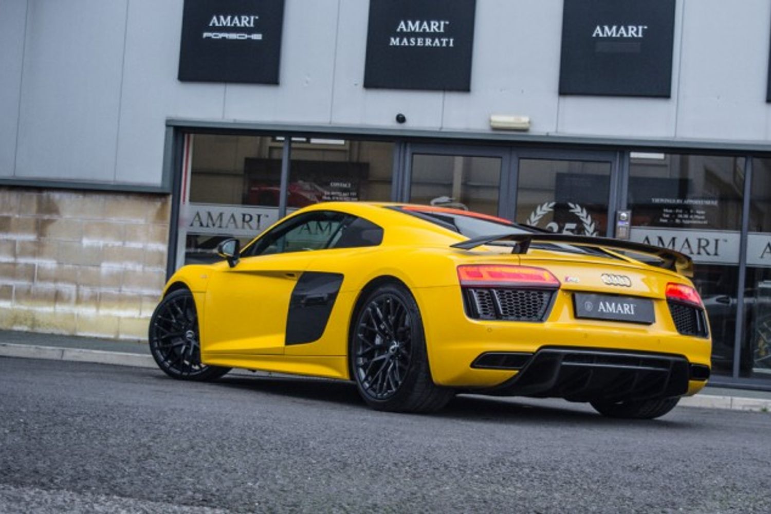 AUDI R8 COUPE 5.2 V10 PLUS QUATTRO 2DR SEMI AUTOMATIC