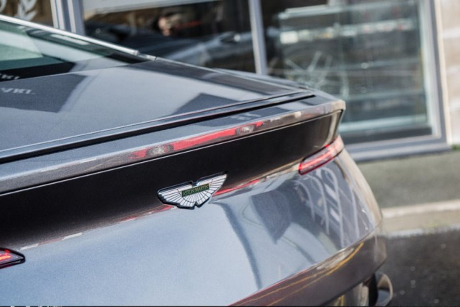 ASTON MARTIN DB11 COUPE 5.2 V12 Launch Edition