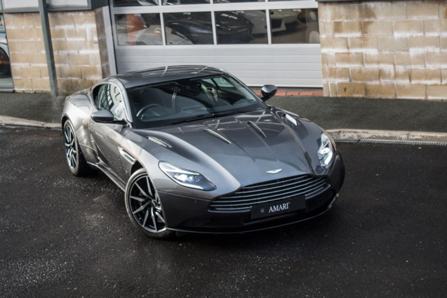 ASTON MARTIN DB11 COUPE 5.2 V12 Launch Edition