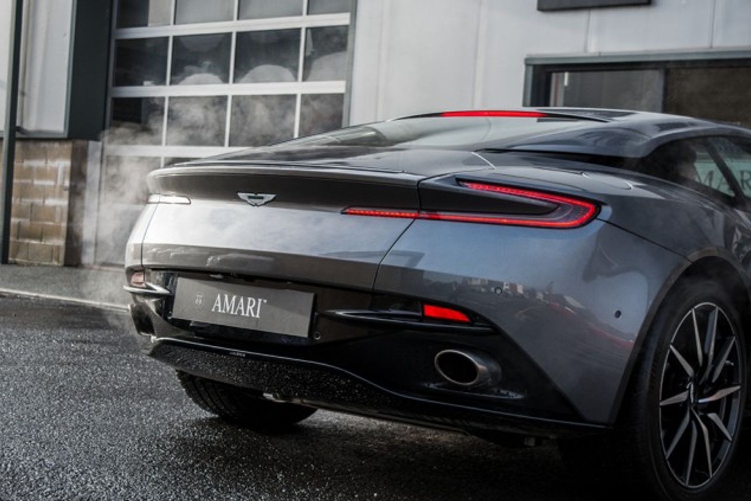 ASTON MARTIN DB11 COUPE 5.2 V12 Launch Edition