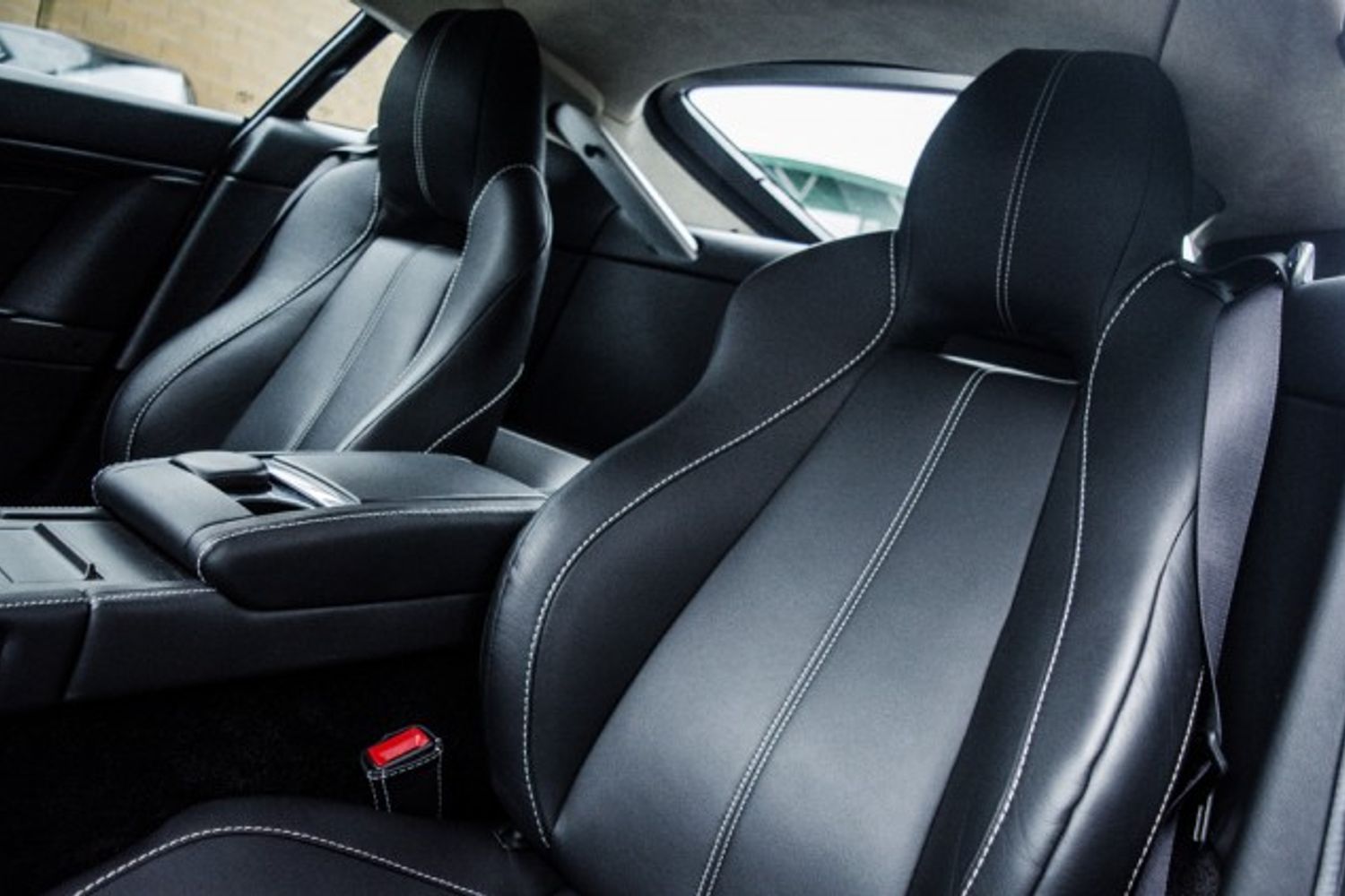 ASTON MARTIN VANTAGE COUPE 4.7 V8 3DR