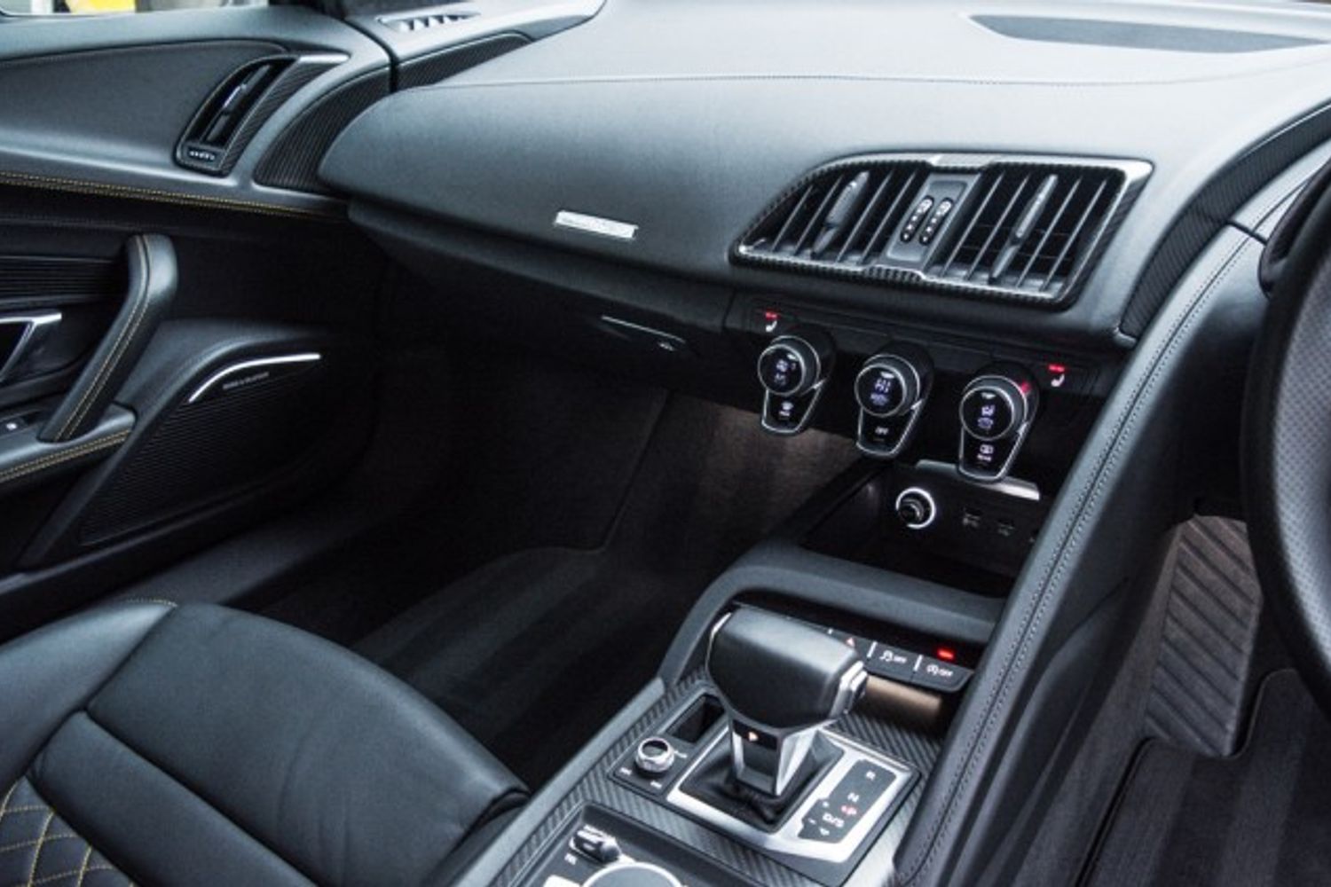 AUDI R8 COUPE 5.2 V10 PLUS QUATTRO 2DR SEMI AUTOMATIC