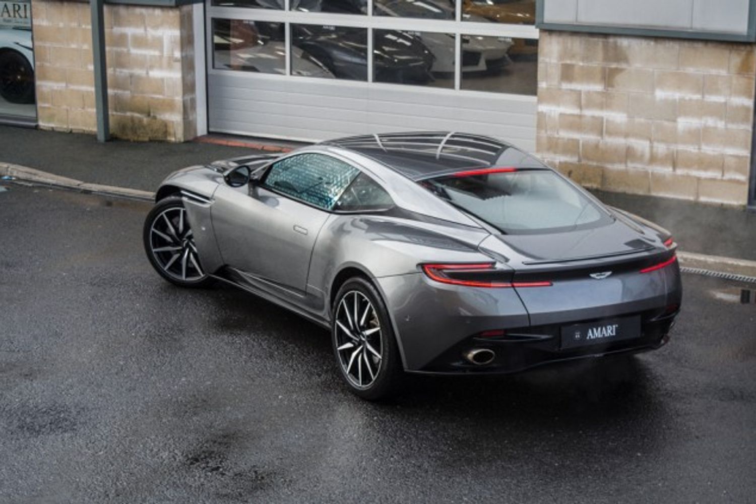 ASTON MARTIN DB11 COUPE 5.2 V12 Launch Edition