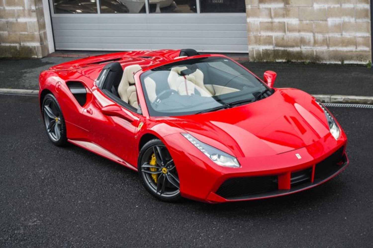 FERRARI 488 CONVERTIBLE 3.9 SPIDER 2DR SEMI AUTOMATIC