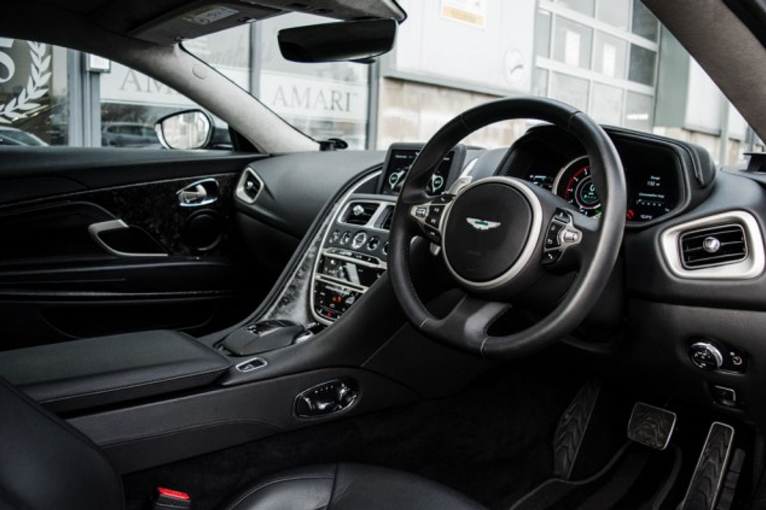 ASTON MARTIN DB11 COUPE 5.2 V12 Launch Edition