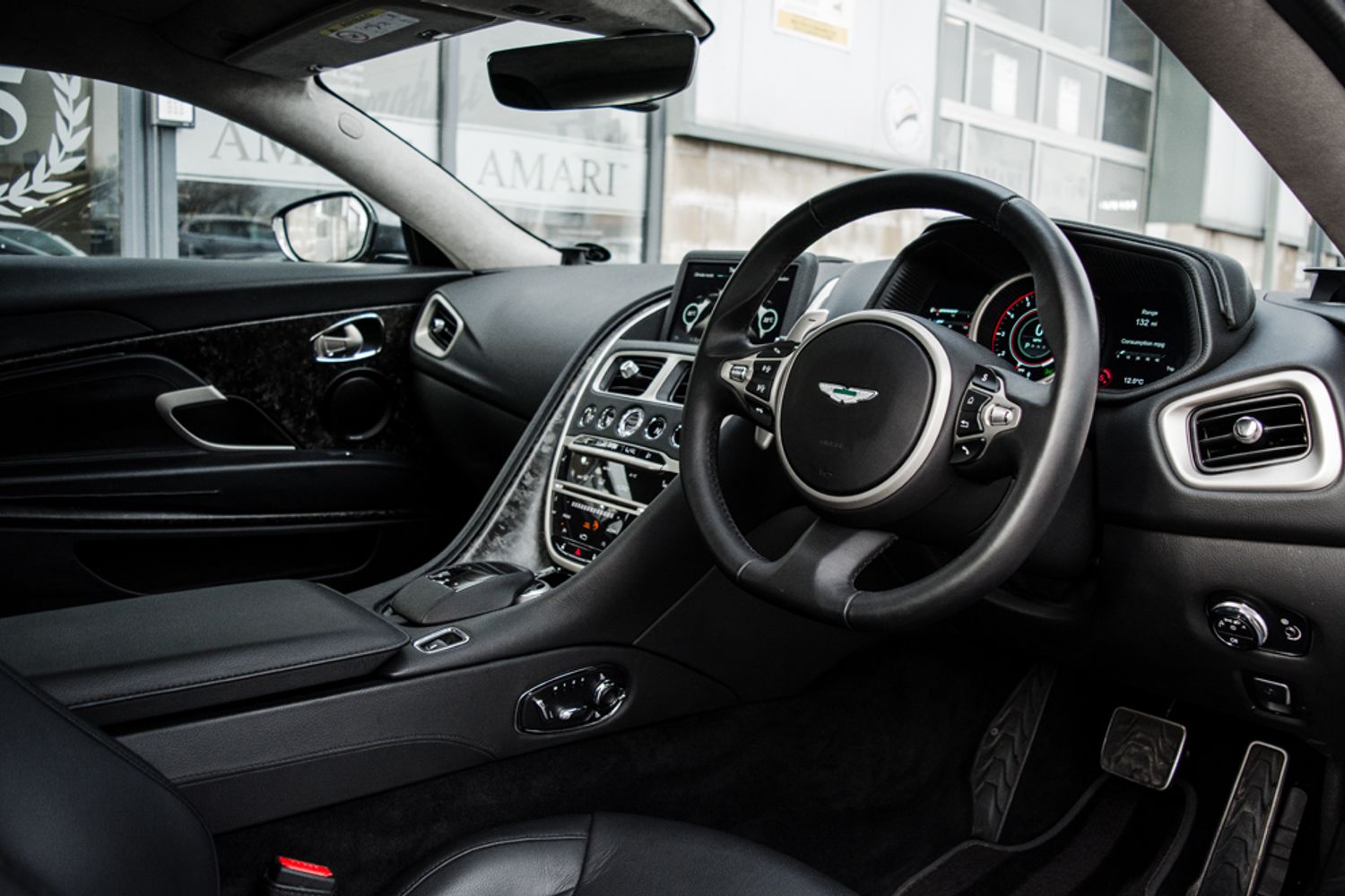 ASTON MARTIN DB11 COUPE 5.2 V12 Launch Edition