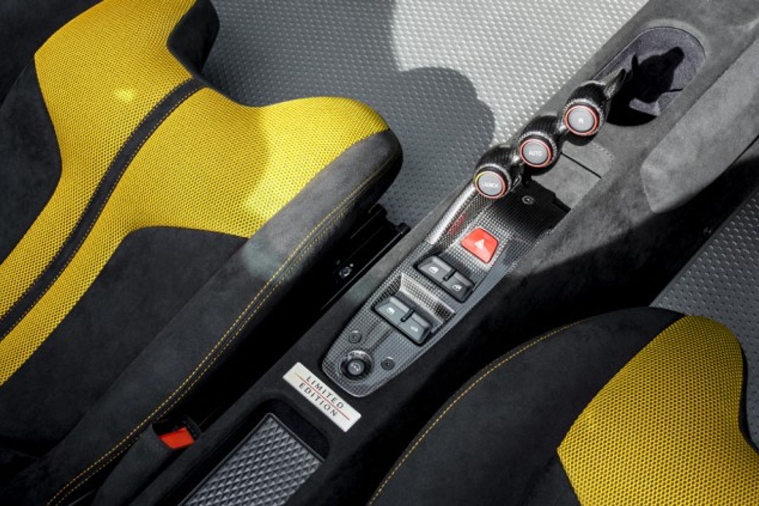 FERRARI 458 SPECIALE A CONVERTIBLE 4.5 AD 2DR SEMI AUTOMATIC