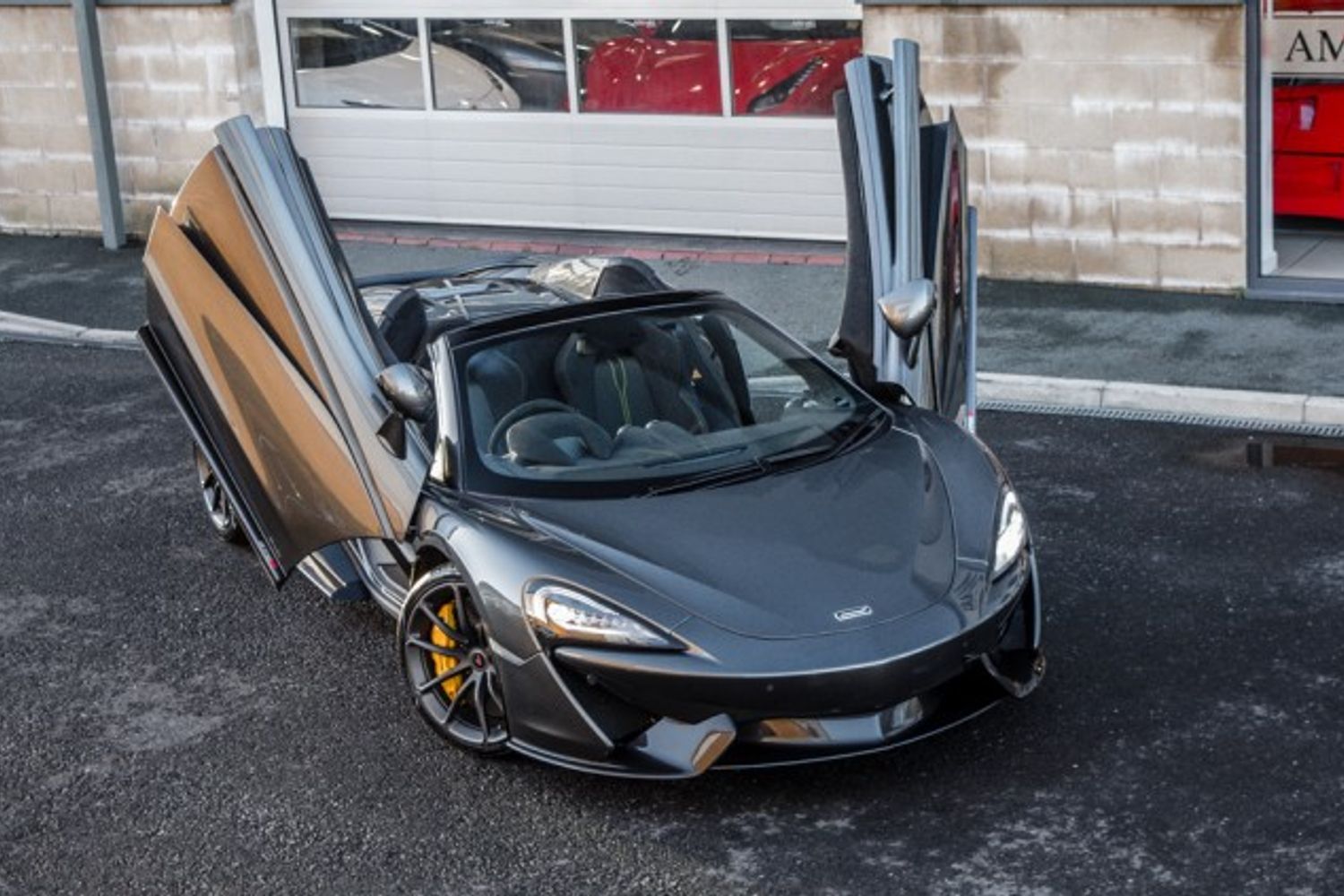MCLAREN 570S CONVERTIBLE 3.8 V8 SSG 2DR SEMI AUTOMATIC