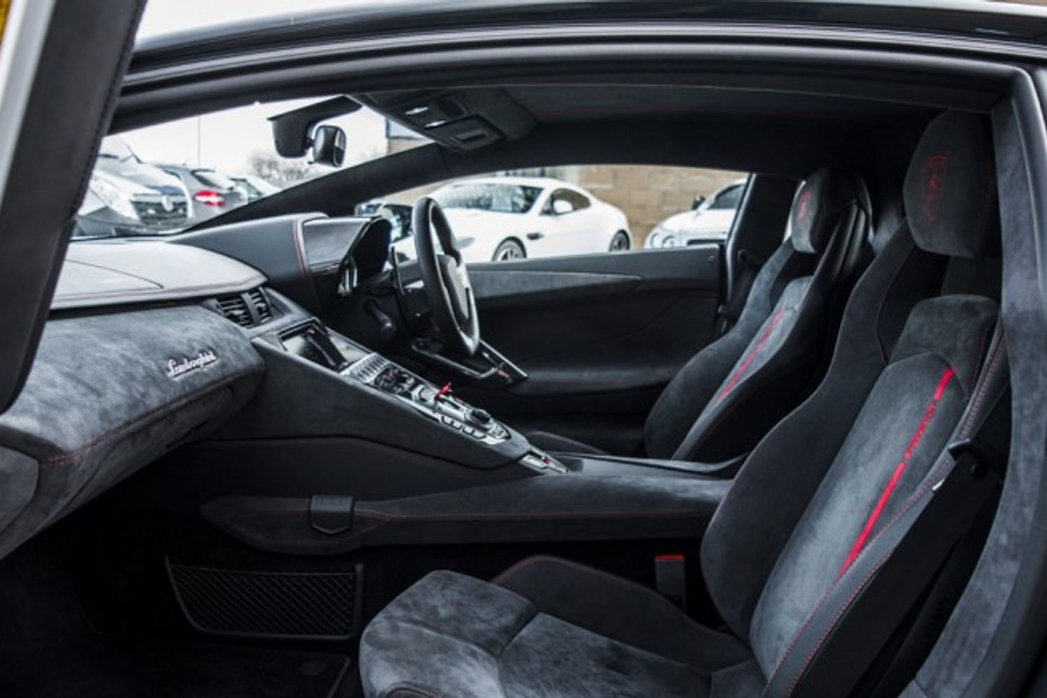 LAMBORGHINI AVENTADOR COUPE 6.5 LP 700-4 PIRELLI EDITION