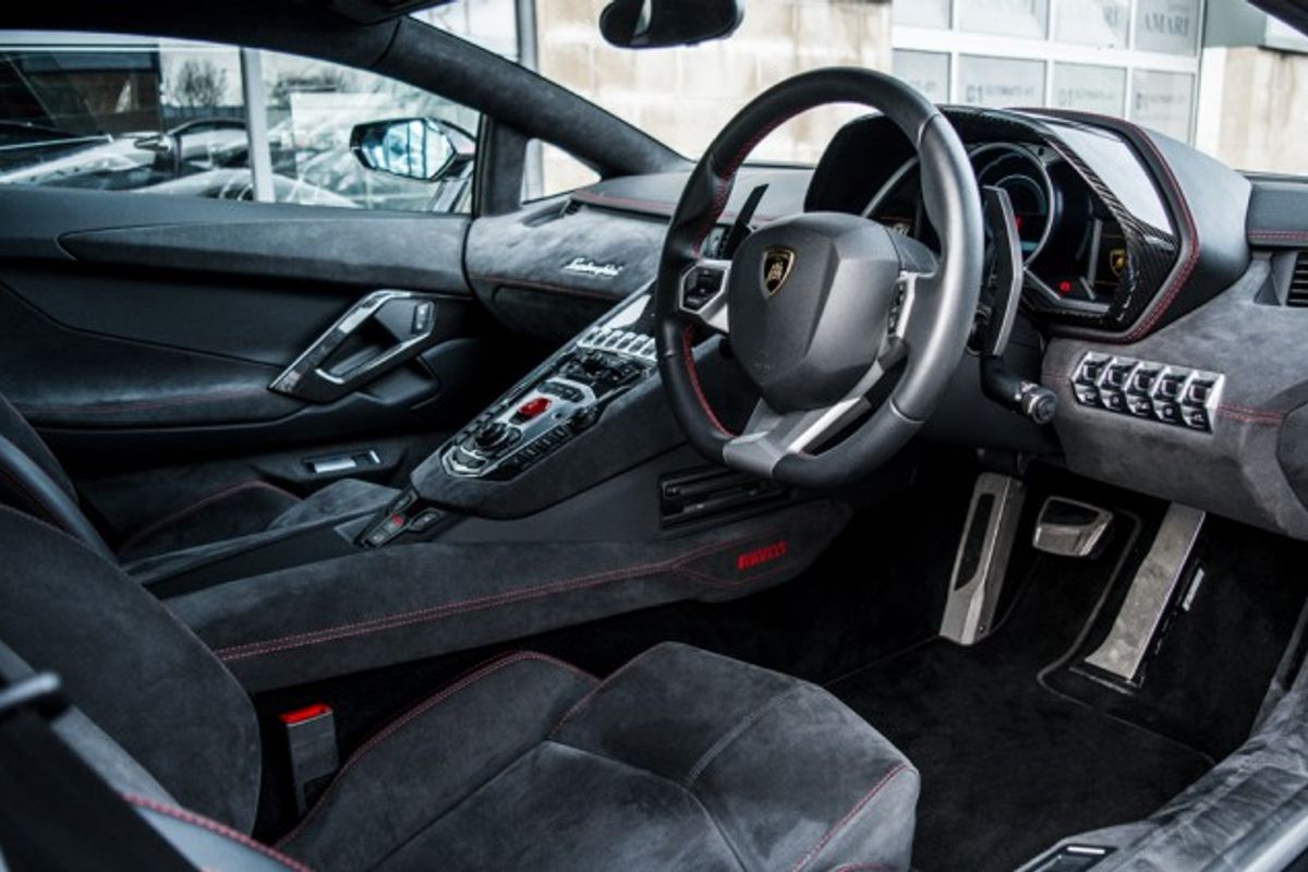 LAMBORGHINI AVENTADOR COUPE 6.5 LP 700-4 PIRELLI EDITION
