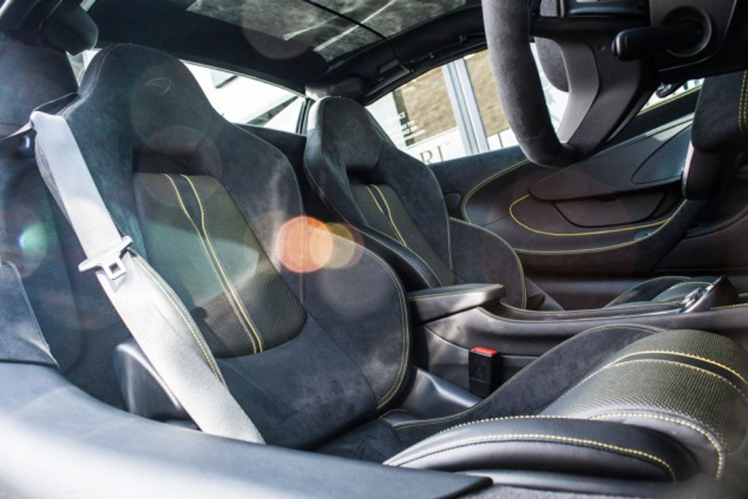 MCLAREN 570S CONVERTIBLE 3.8 V8 SSG 2DR SEMI AUTOMATIC
