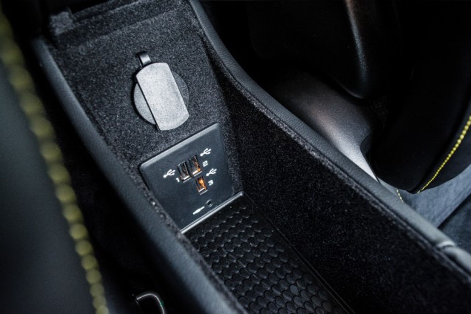 MCLAREN 570S CONVERTIBLE 3.8 V8 SSG 2DR SEMI AUTOMATIC