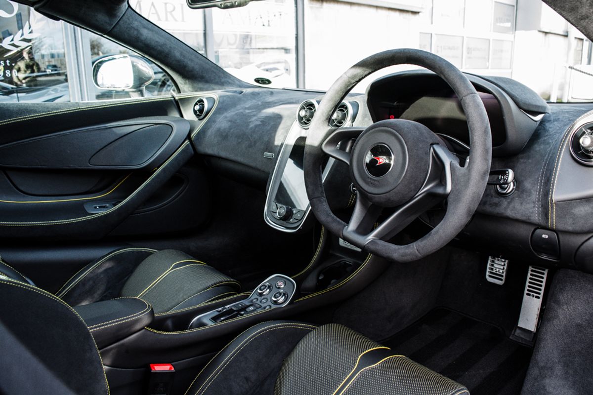 MCLAREN 570S CONVERTIBLE 3.8 V8 SSG 2DR SEMI AUTOMATIC
