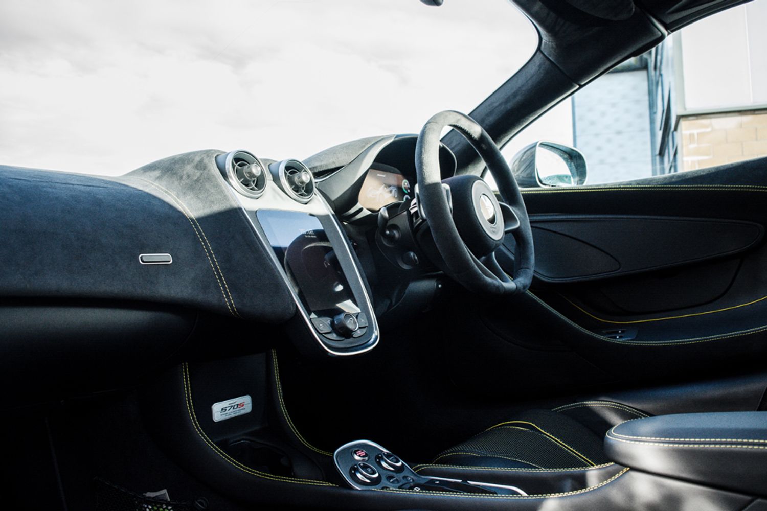 MCLAREN 570S CONVERTIBLE 3.8 V8 SSG 2DR SEMI AUTOMATIC