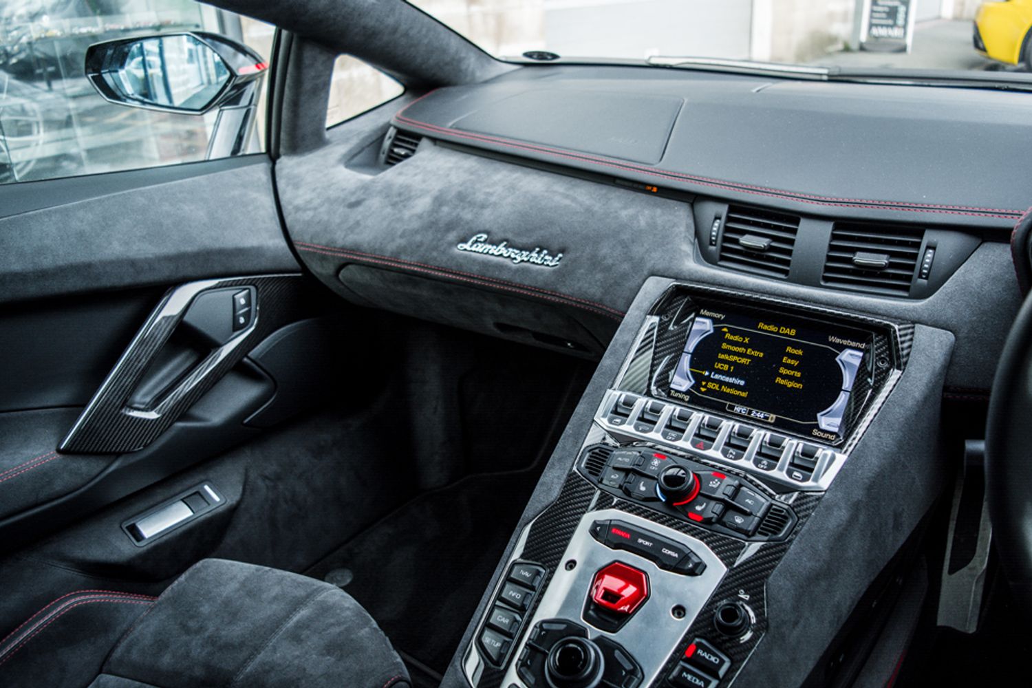 LAMBORGHINI AVENTADOR COUPE 6.5 LP 700-4 PIRELLI EDITION