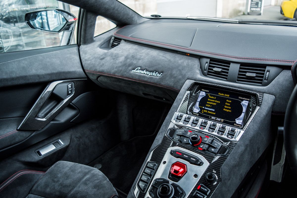 LAMBORGHINI AVENTADOR COUPE 6.5 LP 700-4 PIRELLI EDITION