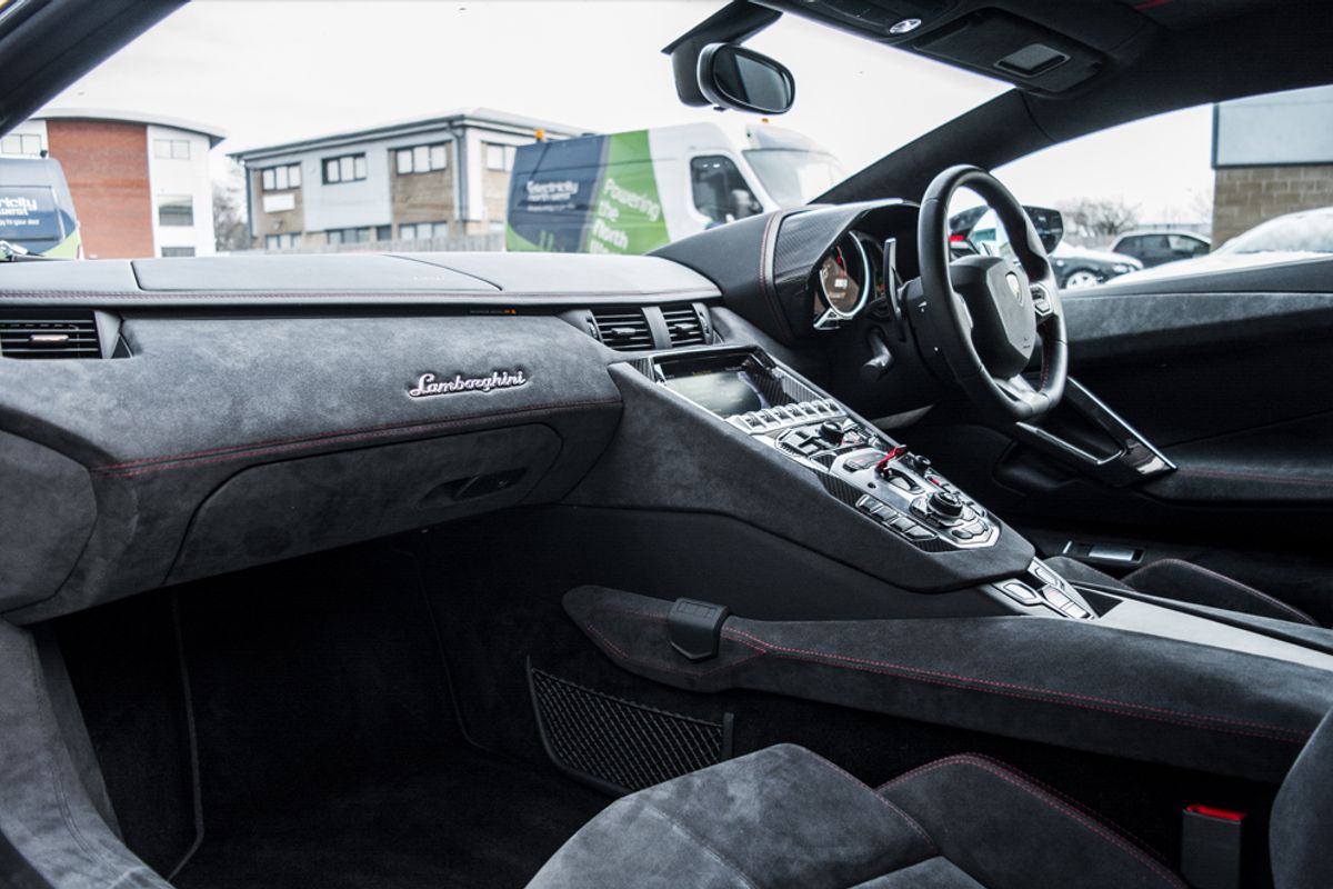 LAMBORGHINI AVENTADOR COUPE 6.5 LP 700-4 PIRELLI EDITION