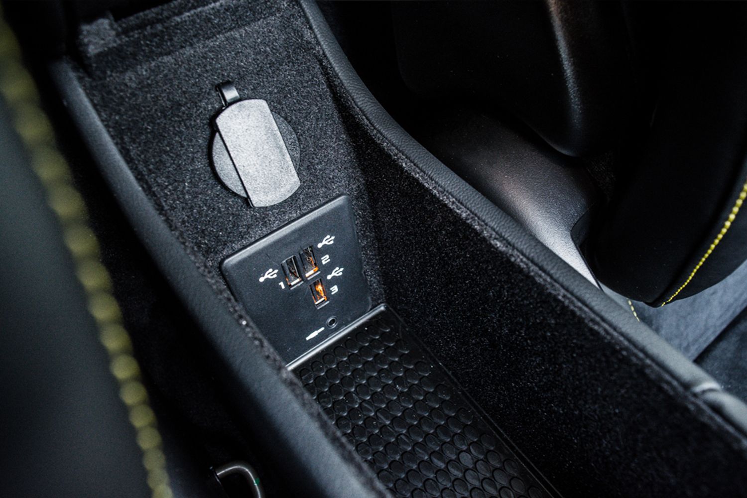 MCLAREN 570S CONVERTIBLE 3.8 V8 SSG 2DR SEMI AUTOMATIC