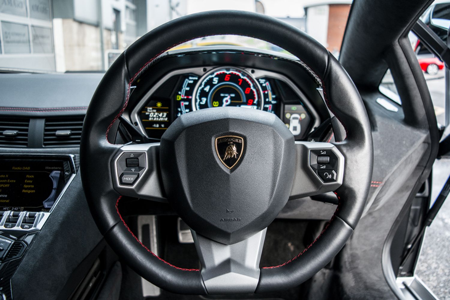 LAMBORGHINI AVENTADOR COUPE 6.5 LP 700-4 PIRELLI EDITION