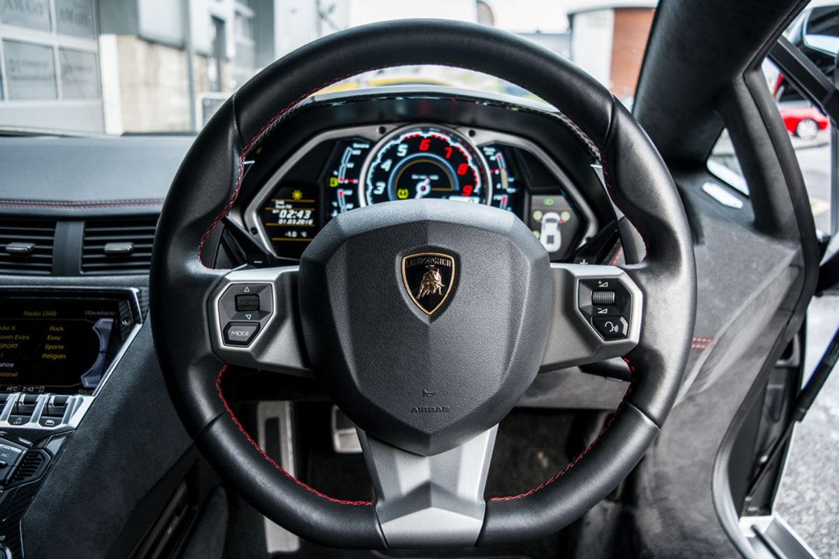 LAMBORGHINI AVENTADOR COUPE 6.5 LP 700-4 PIRELLI EDITION