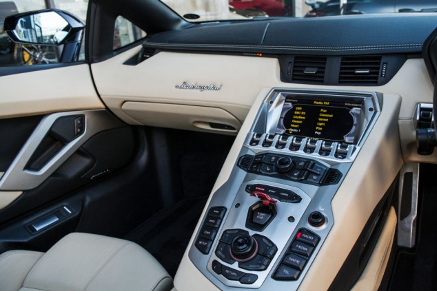 LAMBORGHINI AVENTADOR CONVERTIBLE 6.5 LP 700-4 ROADSTER 2DR SEMI AUTOMATIC
