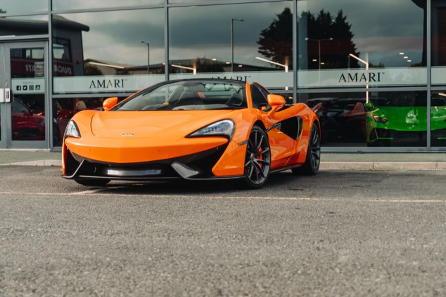 MCLAREN 570S CONVERTIBLE 3.8 V8 SSG 2DR SEMI AUTOMATIC