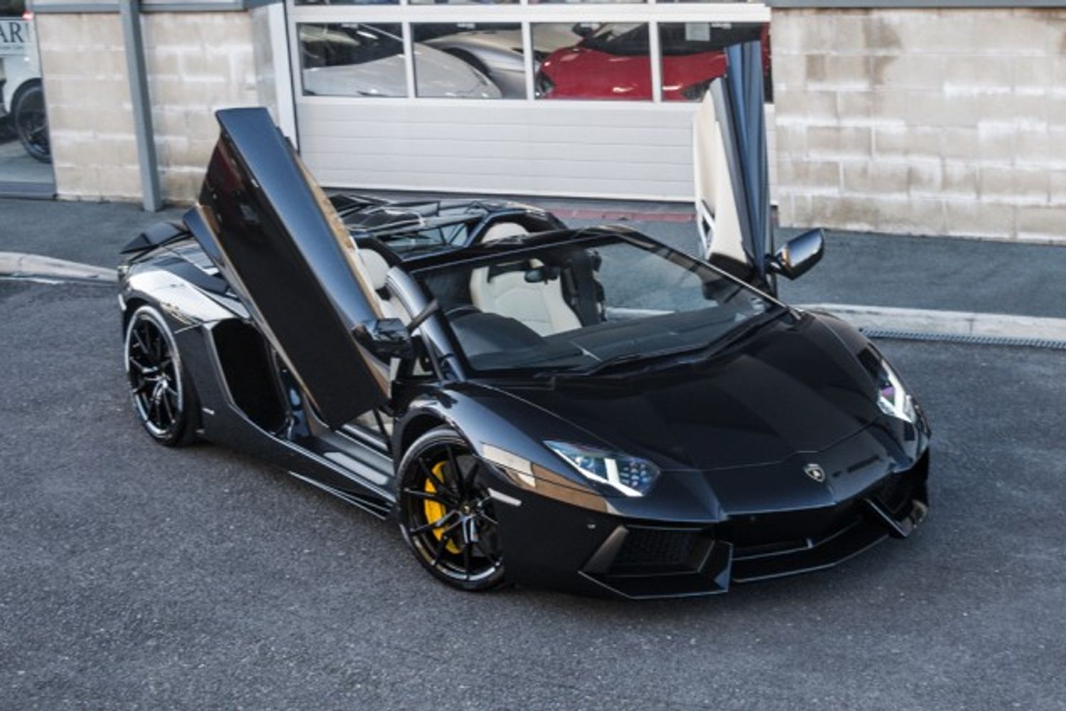 LAMBORGHINI AVENTADOR CONVERTIBLE 6.5 LP 700-4 ROADSTER 2DR SEMI AUTOMATIC