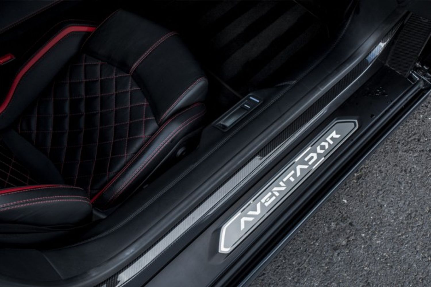 LAMBORGHINI AVENTADOR COUPE 6.5 LP 740-4 S 2DR SEMI AUTOMATIC