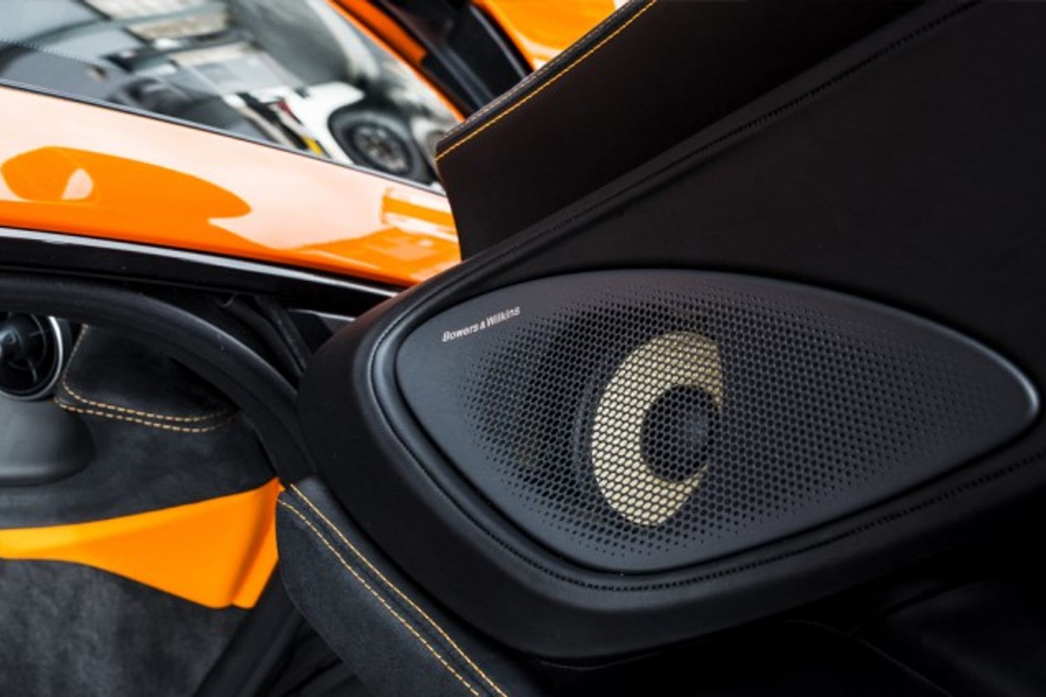 MCLAREN 570S CONVERTIBLE 3.8 V8 SSG 2DR SEMI AUTOMATIC