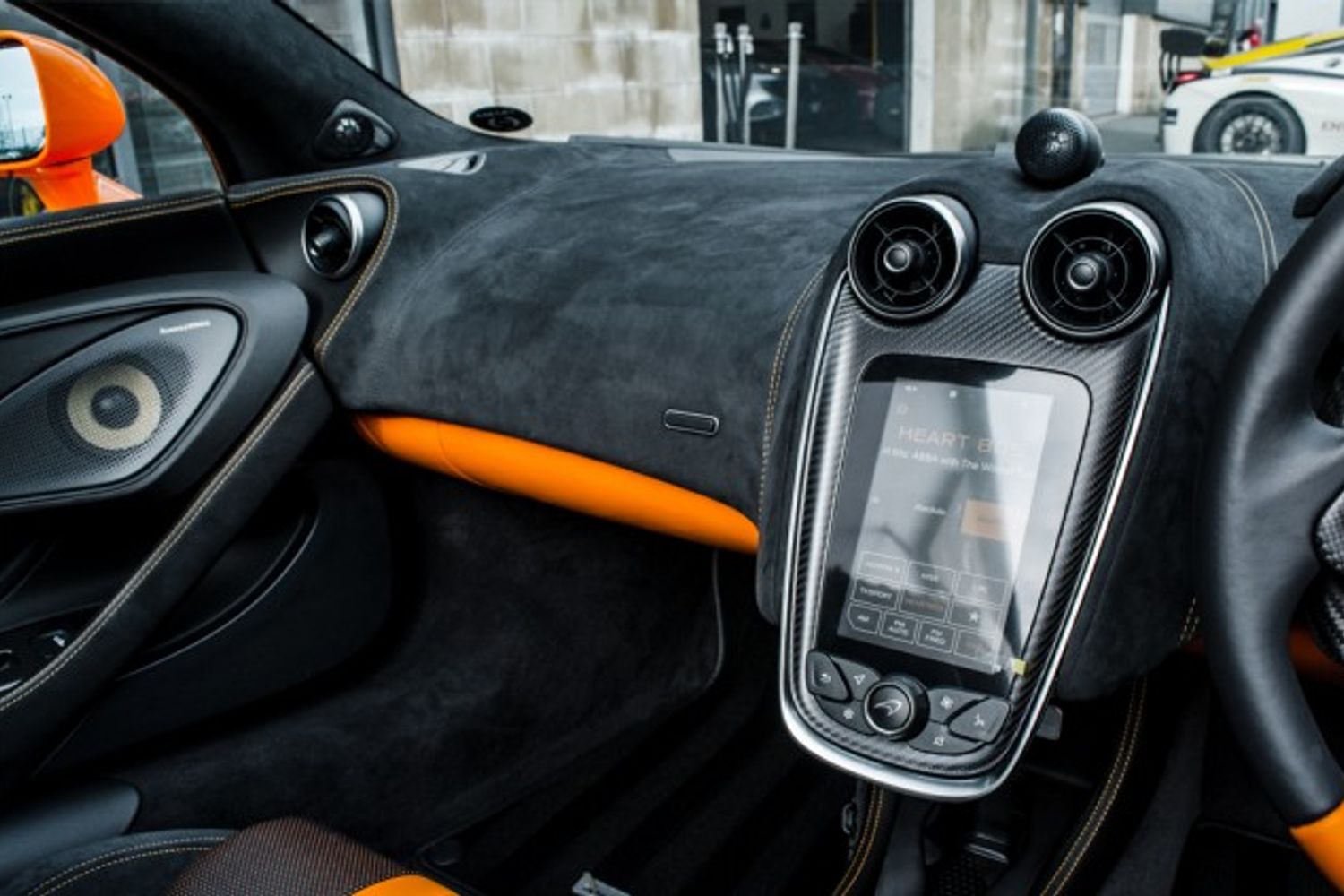 MCLAREN 570S CONVERTIBLE 3.8 V8 SSG 2DR SEMI AUTOMATIC