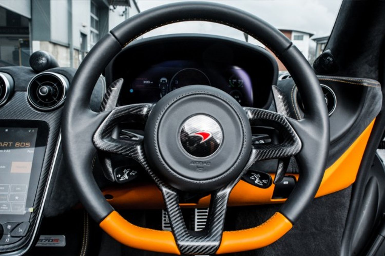 MCLAREN 570S CONVERTIBLE 3.8 V8 SSG 2DR SEMI AUTOMATIC