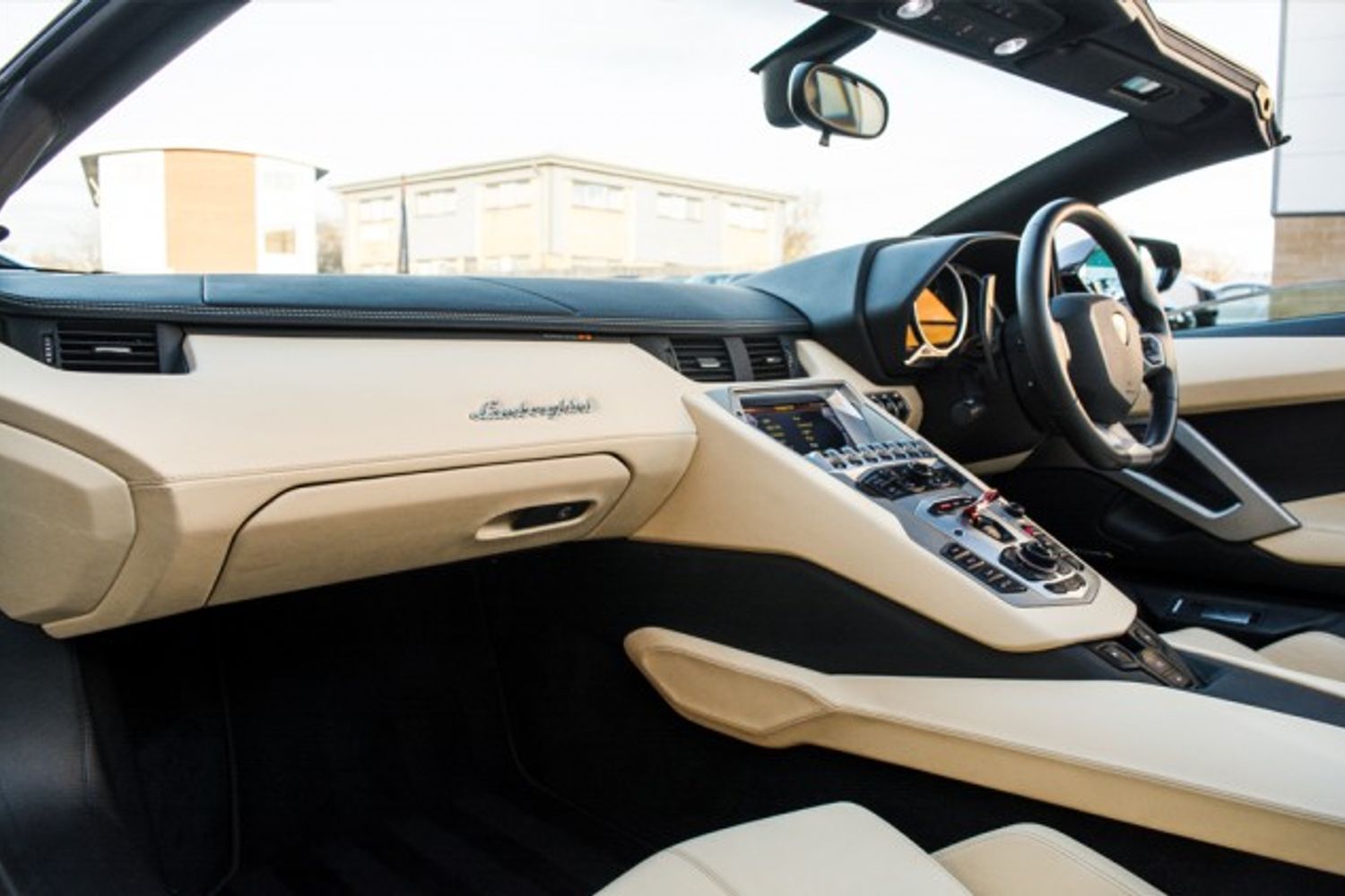 LAMBORGHINI AVENTADOR CONVERTIBLE 6.5 LP 700-4 ROADSTER 2DR SEMI AUTOMATIC