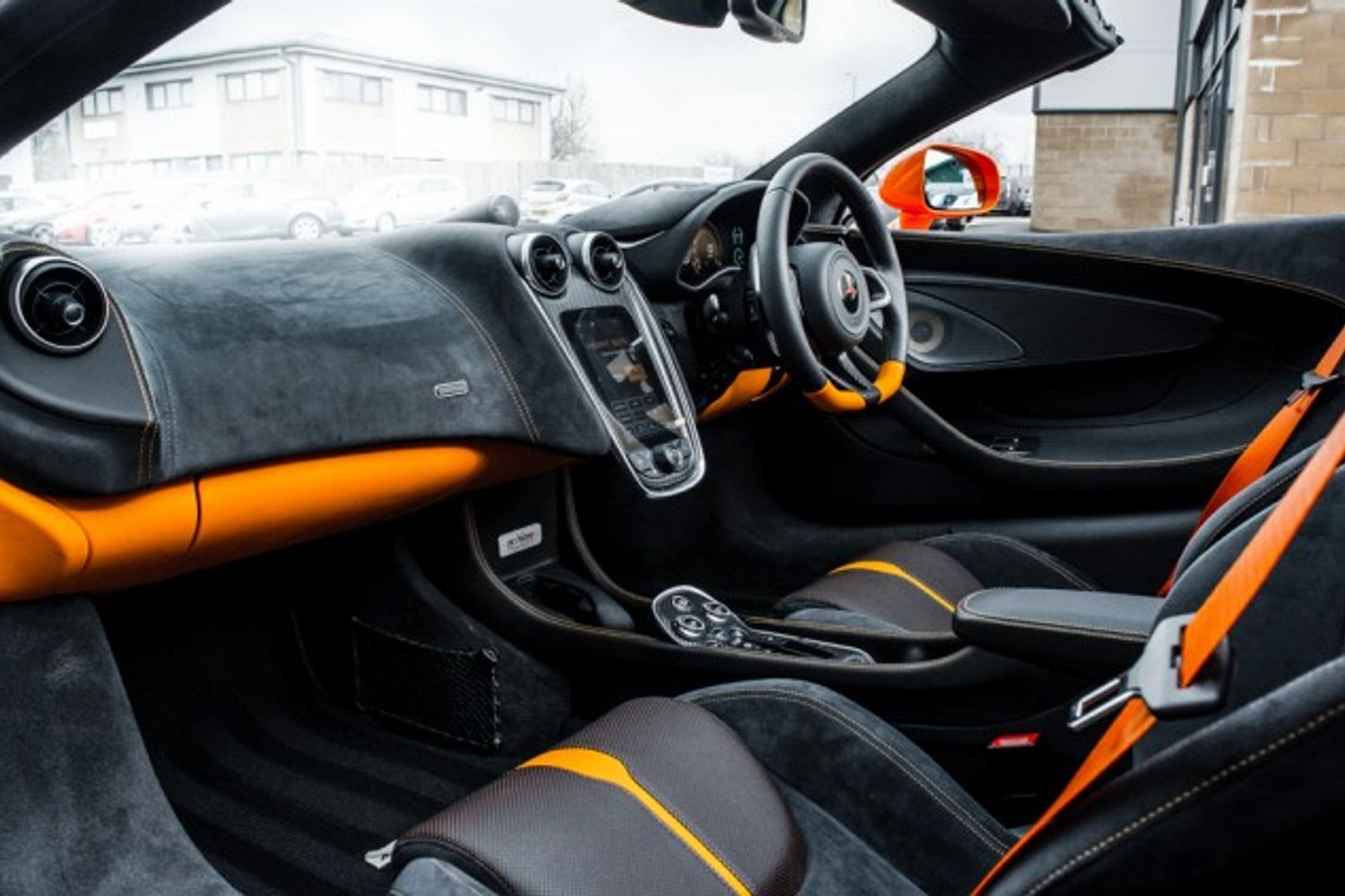 MCLAREN 570S CONVERTIBLE 3.8 V8 SSG 2DR SEMI AUTOMATIC
