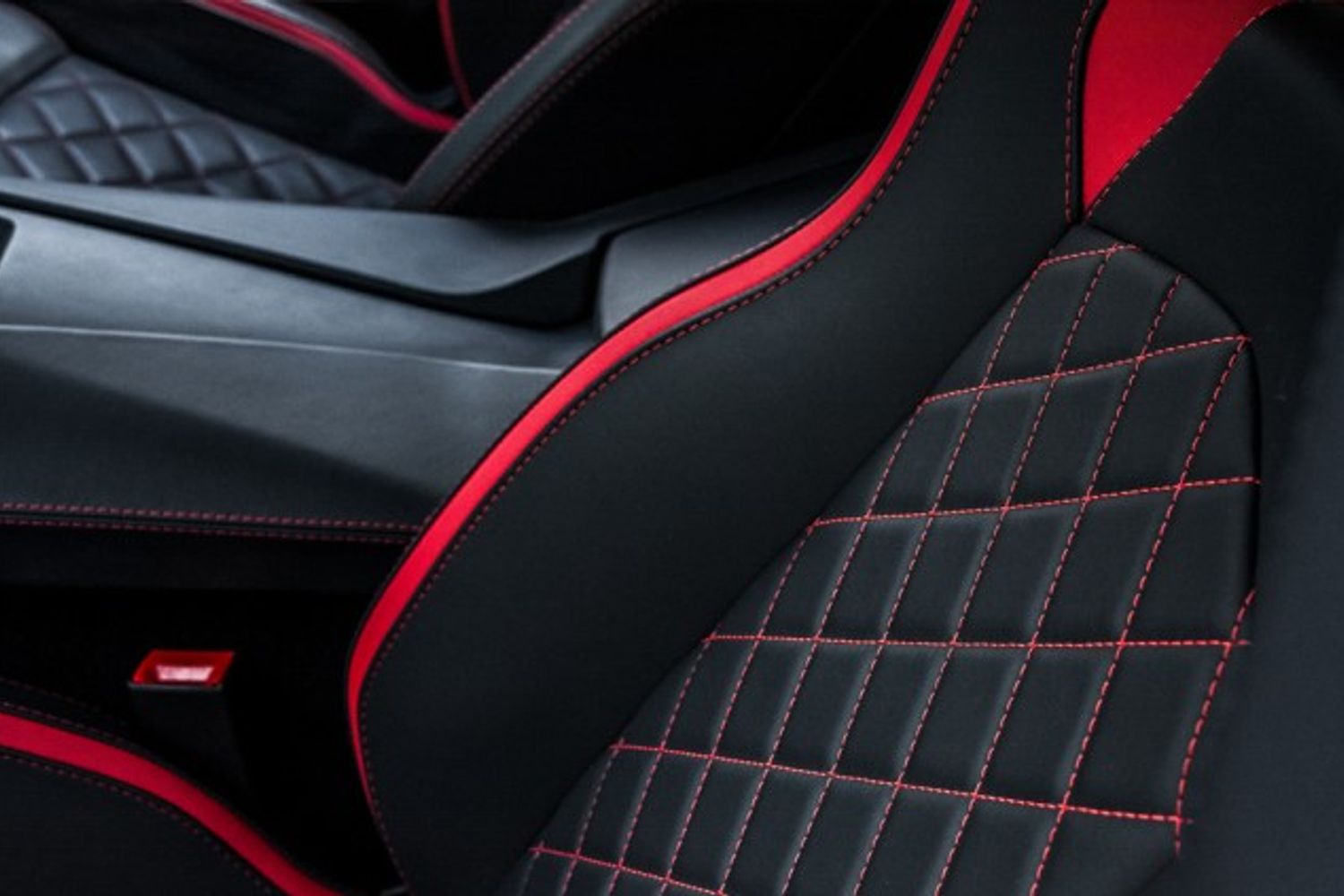 LAMBORGHINI AVENTADOR COUPE 6.5 LP 740-4 S 2DR SEMI AUTOMATIC